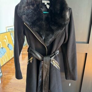 Via Spiga Black Trench Coat with Fur Collar and Belt